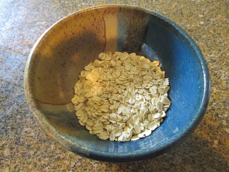 A bowl of rolled oats