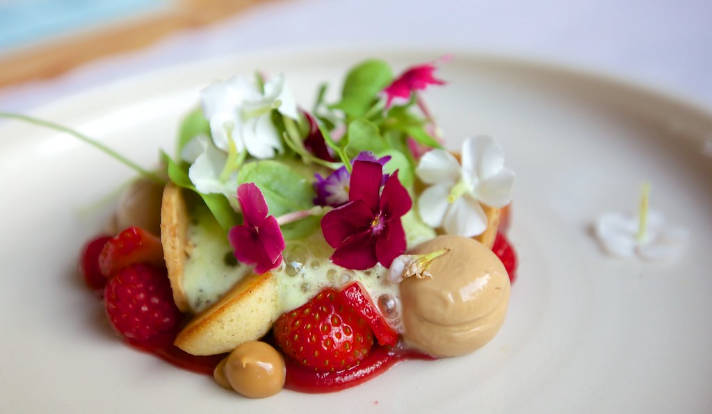 A fresh salad plate